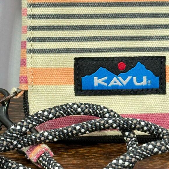 Kavu Women’s crossbody go time purse/ wallet - Picture 4 of 7